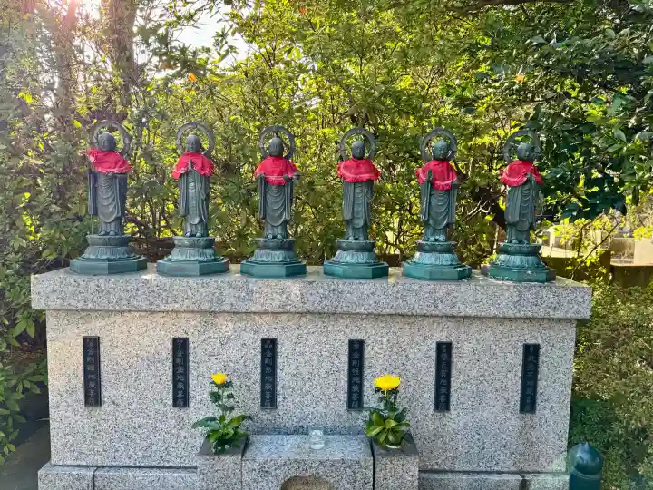 福蔵院の{uncategorized: "未分類", other: "その他", undefined: "問題あり", building: "その他建物", grave: "お墓", sacred_gate: "鳥居", guardian: "狛犬", statue: "像", buddha: "仏像", history: "歴史", nature: "自然", garden: "庭園", animal: "動物", pagoda: "塔", temizu: "手水舎", mountain_gate: "山門・神門", sanctuary: "本殿・本堂", subordinate: "末社・摂社", art: "芸術", scenery: "景色", jizo: "地蔵", ema: "絵馬", goshuin: "御朱印", omikuji: "おみくじ", items: "授与品その他", amulet: "お守り", goshuincho: "御朱印帳", eats: "食事", festival: "お祭り", votive_dance: "神楽", shichigosan: "七五三参", wedding: "結婚式", experience: "体験その他", initially: "初詣", around: "周辺", anti_infection: "感染症対策"}