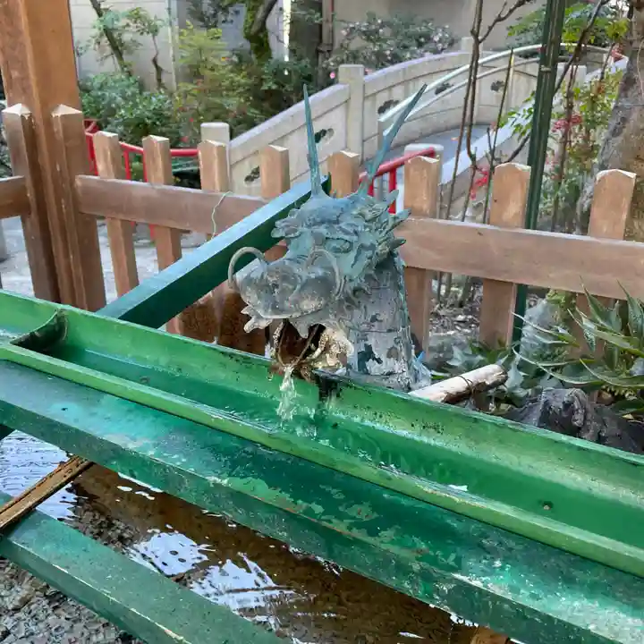 江島杉山神社の手水舎