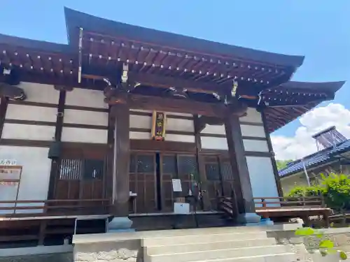 三澤寺の本殿・本堂