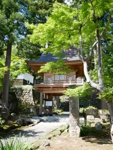 関興寺の山門