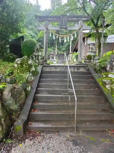 秩父若御子神社の鳥居