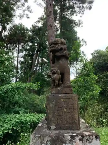 横山神社の狛犬