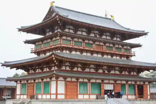 薬師寺の本殿・本堂