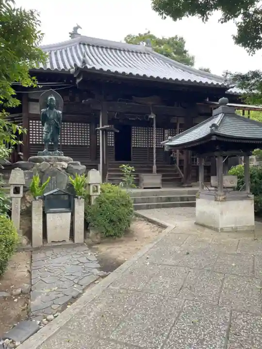 善光寺の本殿・本堂