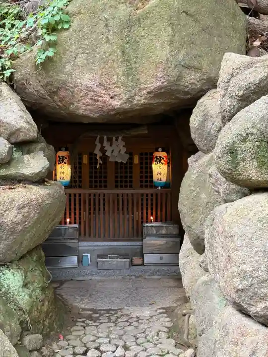 芦屋神社の{uncategorized: "未分類", other: "その他", undefined: "問題あり", building: "その他建物", grave: "お墓", sacred_gate: "鳥居", guardian: "狛犬", statue: "像", buddha: "仏像", history: "歴史", nature: "自然", garden: "庭園", animal: "動物", pagoda: "塔", temizu: "手水舎", mountain_gate: "山門・神門", sanctuary: "本殿・本堂", subordinate: "末社・摂社", art: "芸術", scenery: "景色", jizo: "地蔵", ema: "絵馬", goshuin: "御朱印", omikuji: "おみくじ", items: "授与品その他", amulet: "お守り", goshuincho: "御朱印帳", eats: "食事", festival: "お祭り", votive_dance: "神楽", shichigosan: "七五三参", wedding: "結婚式", experience: "体験その他", initially: "初詣", around: "周辺", anti_infection: "感染症対策"}