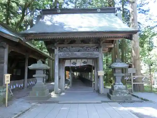 諏訪大社の山門・神門