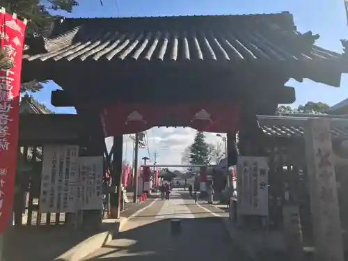 笠覆寺 (笠寺観音)の山門