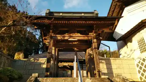 霊山寺の山門