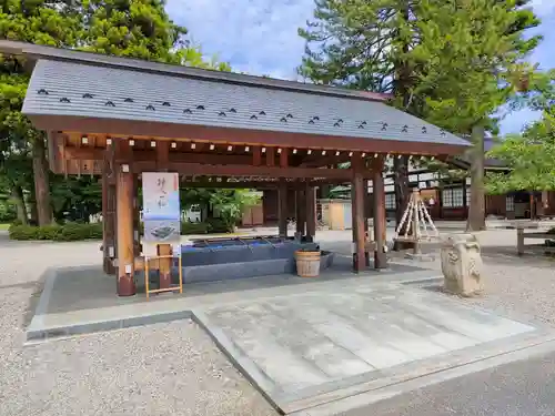 射水神社の手水