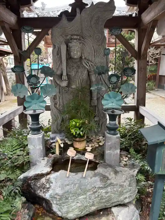 善福寺の{uncategorized: "未分類", other: "その他", undefined: "問題あり", building: "その他建物", grave: "お墓", sacred_gate: "鳥居", guardian: "狛犬", statue: "像", buddha: "仏像", history: "歴史", nature: "自然", garden: "庭園", animal: "動物", pagoda: "塔", temizu: "手水舎", mountain_gate: "山門・神門", sanctuary: "本殿・本堂", subordinate: "末社・摂社", art: "芸術", scenery: "景色", jizo: "地蔵", ema: "絵馬", goshuin: "御朱印", omikuji: "おみくじ", items: "授与品その他", amulet: "お守り", goshuincho: "御朱印帳", eats: "食事", festival: "お祭り", votive_dance: "神楽", shichigosan: "七五三参", wedding: "結婚式", experience: "体験その他", initially: "初詣", around: "周辺", anti_infection: "感染症対策"}