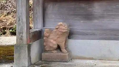 里神社の狛犬