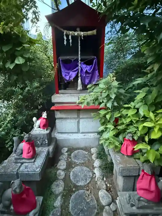 豊川稲荷の{uncategorized: "未分類", other: "その他", undefined: "問題あり", building: "その他建物", grave: "お墓", sacred_gate: "鳥居", guardian: "狛犬", statue: "像", buddha: "仏像", history: "歴史", nature: "自然", garden: "庭園", animal: "動物", pagoda: "塔", temizu: "手水舎", mountain_gate: "山門・神門", sanctuary: "本殿・本堂", subordinate: "末社・摂社", art: "芸術", scenery: "景色", jizo: "地蔵", ema: "絵馬", goshuin: "御朱印", omikuji: "おみくじ", items: "授与品その他", amulet: "お守り", goshuincho: "御朱印帳", eats: "食事", festival: "お祭り", votive_dance: "神楽", shichigosan: "七五三参", wedding: "結婚式", experience: "体験その他", initially: "初詣", around: "周辺", anti_infection: "感染症対策"}