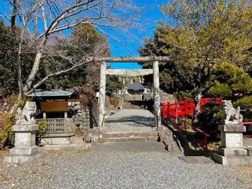 赤尾渋垂郡辺神社の鳥居