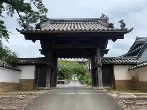 安楽寺の山門