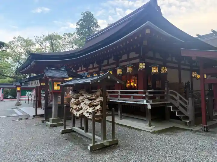 石上神宮の{uncategorized: "未分類", other: "その他", undefined: "問題あり", building: "その他建物", grave: "お墓", sacred_gate: "鳥居", guardian: "狛犬", statue: "像", buddha: "仏像", history: "歴史", nature: "自然", garden: "庭園", animal: "動物", pagoda: "塔", temizu: "手水舎", mountain_gate: "山門・神門", sanctuary: "本殿・本堂", subordinate: "末社・摂社", art: "芸術", scenery: "景色", jizo: "地蔵", ema: "絵馬", goshuin: "御朱印", omikuji: "おみくじ", items: "授与品その他", amulet: "お守り", goshuincho: "御朱印帳", eats: "食事", festival: "お祭り", votive_dance: "神楽", shichigosan: "七五三参", wedding: "結婚式", experience: "体験その他", initially: "初詣", around: "周辺", anti_infection: "感染症対策"}
