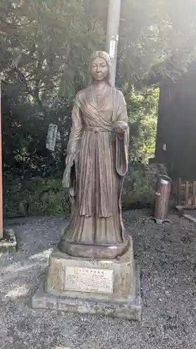 天岩戸神社の像