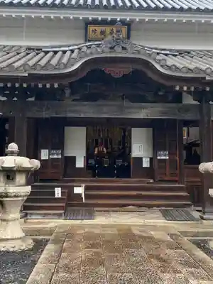 國前寺の本殿・本堂