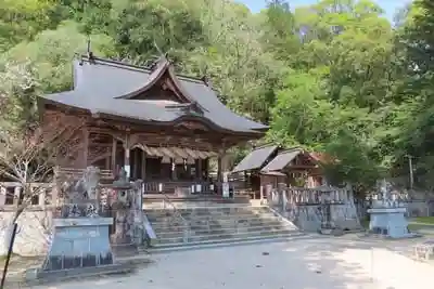 清神社の本殿