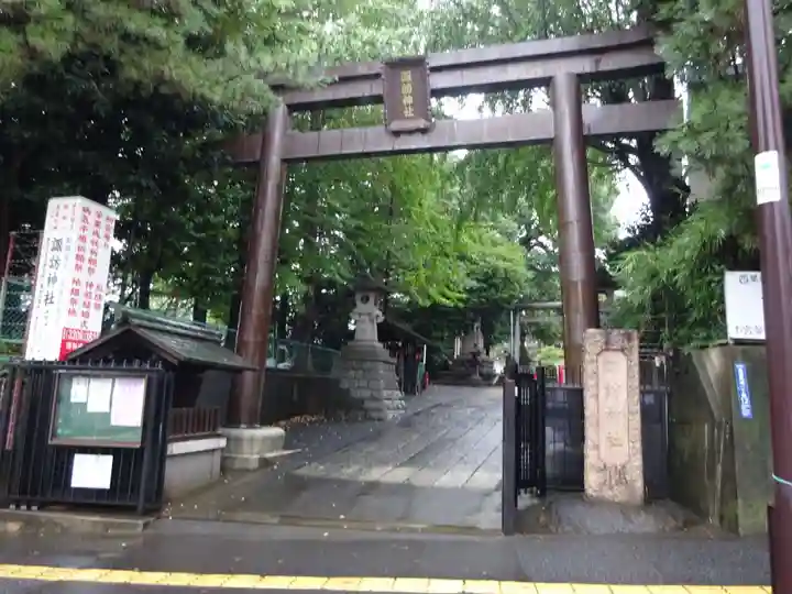 諏訪神社の鳥居