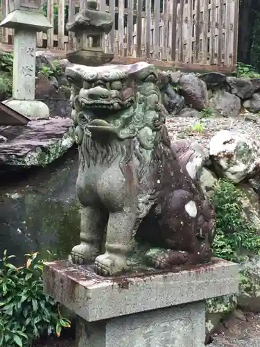 阿射加神社の狛犬