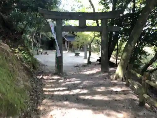 荒穂神社の鳥居