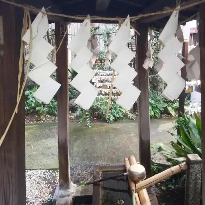 讃岐小白稲荷神社の手水舎