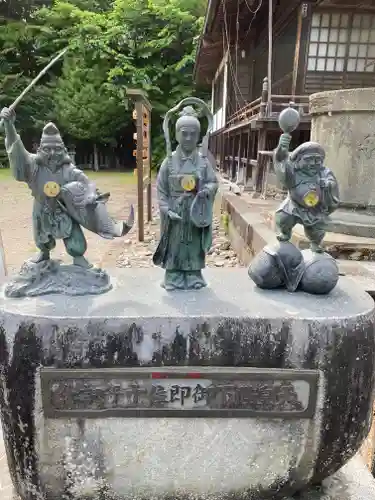 瀧尾神社の像