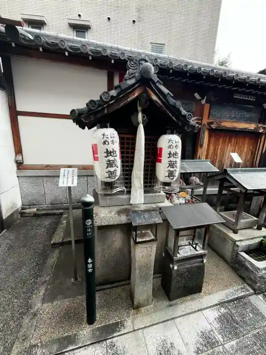 上徳寺の{uncategorized: "未分類", other: "その他", undefined: "問題あり", building: "その他建物", grave: "お墓", sacred_gate: "鳥居", guardian: "狛犬", statue: "像", buddha: "仏像", history: "歴史", nature: "自然", garden: "庭園", animal: "動物", pagoda: "塔", temizu: "手水舎", mountain_gate: "山門・神門", sanctuary: "本殿・本堂", subordinate: "末社・摂社", art: "芸術", scenery: "景色", jizo: "地蔵", ema: "絵馬", goshuin: "御朱印", omikuji: "おみくじ", items: "授与品その他", amulet: "お守り", goshuincho: "御朱印帳", eats: "食事", festival: "お祭り", votive_dance: "神楽", shichigosan: "七五三参", wedding: "結婚式", experience: "体験その他", initially: "初詣", around: "周辺", anti_infection: "感染症対策"}