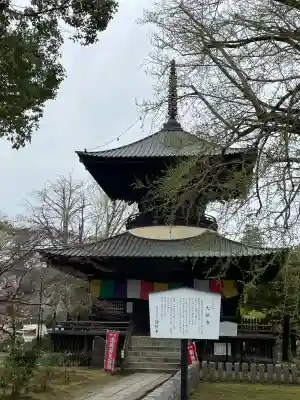 鑁阿寺の{uncategorized: "未分類", other: "その他", undefined: "問題あり", building: "その他建物", grave: "お墓", sacred_gate: "鳥居", guardian: "狛犬", statue: "像", buddha: "仏像", history: "歴史", nature: "自然", garden: "庭園", animal: "動物", pagoda: "塔", temizu: "手水舎", mountain_gate: "山門・神門", sanctuary: "本殿・本堂", subordinate: "末社・摂社", art: "芸術", scenery: "景色", jizo: "地蔵", ema: "絵馬", goshuin: "御朱印", omikuji: "おみくじ", items: "授与品その他", amulet: "お守り", goshuincho: "御朱印帳", eats: "食事", festival: "お祭り", votive_dance: "神楽", shichigosan: "七五三参", wedding: "結婚式", experience: "体験その他", initially: "初詣", around: "周辺", anti_infection: "感染症対策"}