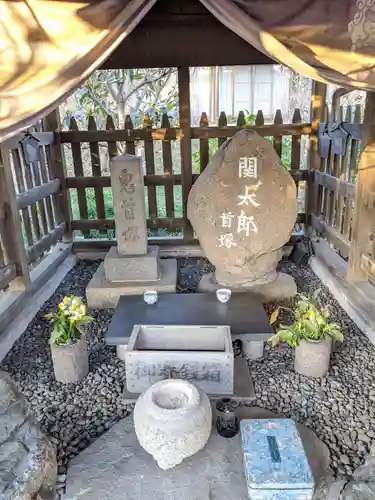 鬼の首塚の本殿・本堂