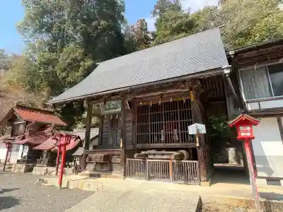 須佐神社の{uncategorized: "未分類", other: "その他", undefined: "問題あり", building: "その他建物", grave: "お墓", sacred_gate: "鳥居", guardian: "狛犬", statue: "像", buddha: "仏像", history: "歴史", nature: "自然", garden: "庭園", animal: "動物", pagoda: "塔", temizu: "手水舎", mountain_gate: "山門・神門", sanctuary: "本殿・本堂", subordinate: "末社・摂社", art: "芸術", scenery: "景色", jizo: "地蔵", ema: "絵馬", goshuin: "御朱印", omikuji: "おみくじ", items: "授与品その他", amulet: "お守り", goshuincho: "御朱印帳", eats: "食事", festival: "お祭り", votive_dance: "神楽", shichigosan: "七五三参", wedding: "結婚式", experience: "体験その他", initially: "初詣", around: "周辺", anti_infection: "感染症対策"}