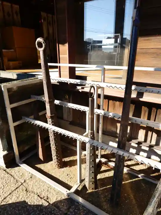 鬼鎮神社の{uncategorized: "未分類", other: "その他", undefined: "問題あり", building: "その他建物", grave: "お墓", sacred_gate: "鳥居", guardian: "狛犬", statue: "像", buddha: "仏像", history: "歴史", nature: "自然", garden: "庭園", animal: "動物", pagoda: "塔", temizu: "手水舎", mountain_gate: "山門・神門", sanctuary: "本殿・本堂", subordinate: "末社・摂社", art: "芸術", scenery: "景色", jizo: "地蔵", ema: "絵馬", goshuin: "御朱印", omikuji: "おみくじ", items: "授与品その他", amulet: "お守り", goshuincho: "御朱印帳", eats: "食事", festival: "お祭り", votive_dance: "神楽", shichigosan: "七五三参", wedding: "結婚式", experience: "体験その他", initially: "初詣", around: "周辺", anti_infection: "感染症対策"}