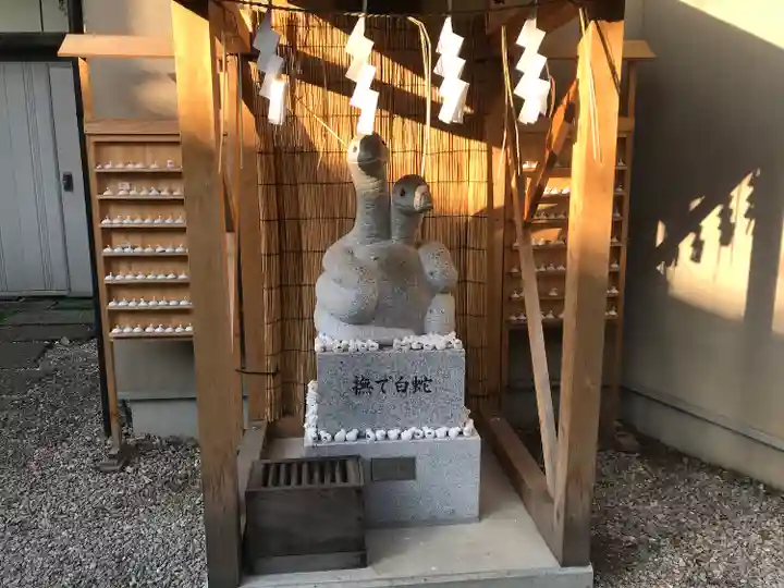 蛇窪神社の狛犬