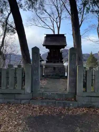 健御名方富命彦神別神社の末社・摂社