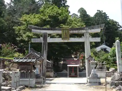 日吉神社（勝野）の鳥居