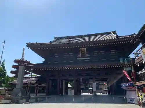 川崎大師（平間寺）の山門・神門