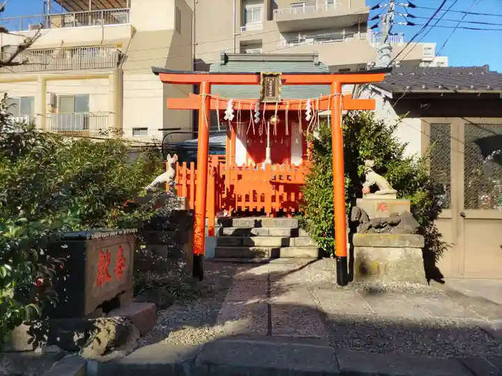 仲町稲荷神社の鳥居