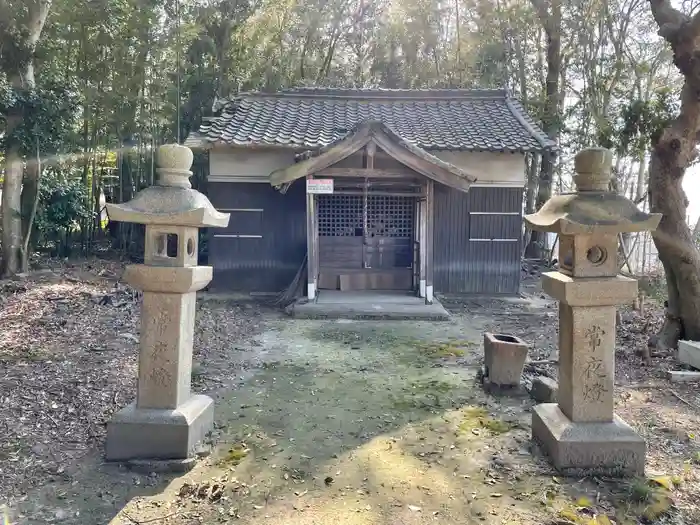 南別府荒神社の本殿