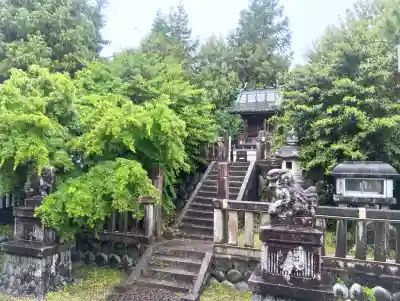 神明神社の{uncategorized: "未分類", other: "その他", undefined: "問題あり", building: "その他建物", grave: "お墓", sacred_gate: "鳥居", guardian: "狛犬", statue: "像", buddha: "仏像", history: "歴史", nature: "自然", garden: "庭園", animal: "動物", pagoda: "塔", temizu: "手水舎", mountain_gate: "山門・神門", sanctuary: "本殿・本堂", subordinate: "末社・摂社", art: "芸術", scenery: "景色", jizo: "地蔵", ema: "絵馬", goshuin: "御朱印", omikuji: "おみくじ", items: "授与品その他", amulet: "お守り", goshuincho: "御朱印帳", eats: "食事", festival: "お祭り", votive_dance: "神楽", shichigosan: "七五三参", wedding: "結婚式", experience: "体験その他", initially: "初詣", around: "周辺", anti_infection: "感染症対策"}
