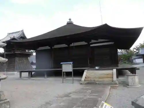 鶴林寺の本殿・本堂
