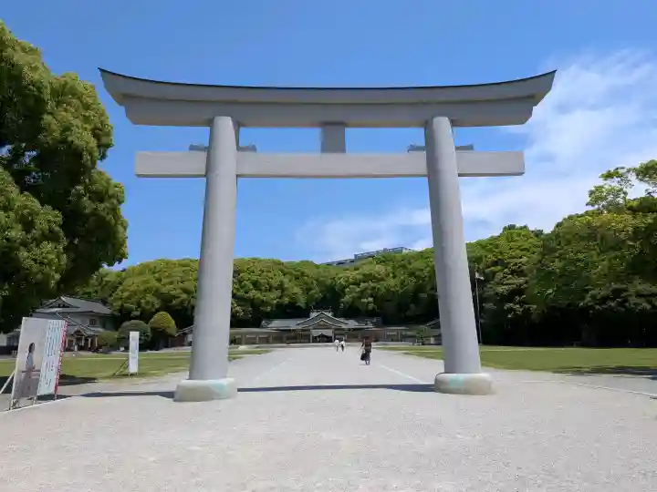 福岡縣護國神社の{uncategorized: "未分類", other: "その他", undefined: "問題あり", building: "その他建物", grave: "お墓", sacred_gate: "鳥居", guardian: "狛犬", statue: "像", buddha: "仏像", history: "歴史", nature: "自然", garden: "庭園", animal: "動物", pagoda: "塔", temizu: "手水舎", mountain_gate: "山門・神門", sanctuary: "本殿・本堂", subordinate: "末社・摂社", art: "芸術", scenery: "景色", jizo: "地蔵", ema: "絵馬", goshuin: "御朱印", omikuji: "おみくじ", items: "授与品その他", amulet: "お守り", goshuincho: "御朱印帳", eats: "食事", festival: "お祭り", votive_dance: "神楽", shichigosan: "七五三参", wedding: "結婚式", experience: "体験その他", initially: "初詣", around: "周辺", anti_infection: "感染症対策"}