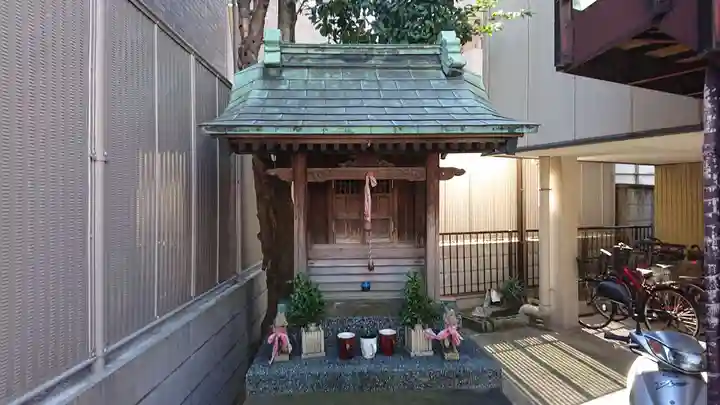 大井戸稲荷の本殿・本堂