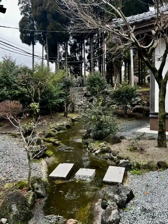 阿蘇白水龍神權現~白蛇神社~(熊本県)