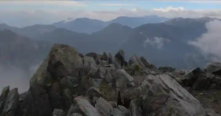 雄山神社峰本社の周辺