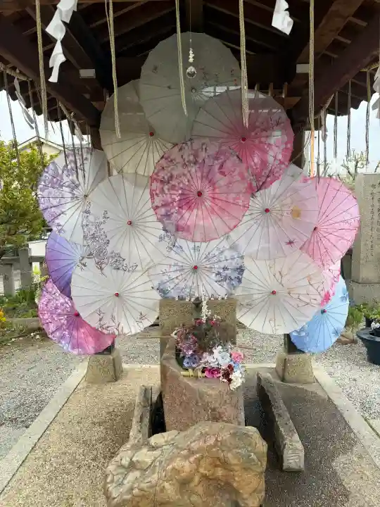 水堂須佐男神社の{uncategorized: "未分類", other: "その他", undefined: "問題あり", building: "その他建物", grave: "お墓", sacred_gate: "鳥居", guardian: "狛犬", statue: "像", buddha: "仏像", history: "歴史", nature: "自然", garden: "庭園", animal: "動物", pagoda: "塔", temizu: "手水舎", mountain_gate: "山門・神門", sanctuary: "本殿・本堂", subordinate: "末社・摂社", art: "芸術", scenery: "景色", jizo: "地蔵", ema: "絵馬", goshuin: "御朱印", omikuji: "おみくじ", items: "授与品その他", amulet: "お守り", goshuincho: "御朱印帳", eats: "食事", festival: "お祭り", votive_dance: "神楽", shichigosan: "七五三参", wedding: "結婚式", experience: "体験その他", initially: "初詣", around: "周辺", anti_infection: "感染症対策"}