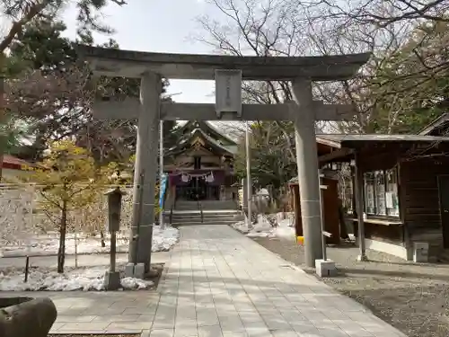 彌彦神社　(伊夜日子神社)の鳥居