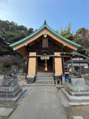 四所神社の{uncategorized: "未分類", other: "その他", undefined: "問題あり", building: "その他建物", grave: "お墓", sacred_gate: "鳥居", guardian: "狛犬", statue: "像", buddha: "仏像", history: "歴史", nature: "自然", garden: "庭園", animal: "動物", pagoda: "塔", temizu: "手水舎", mountain_gate: "山門・神門", sanctuary: "本殿・本堂", subordinate: "末社・摂社", art: "芸術", scenery: "景色", jizo: "地蔵", ema: "絵馬", goshuin: "御朱印", omikuji: "おみくじ", items: "授与品その他", amulet: "お守り", goshuincho: "御朱印帳", eats: "食事", festival: "お祭り", votive_dance: "神楽", shichigosan: "七五三参", wedding: "結婚式", experience: "体験その他", initially: "初詣", around: "周辺", anti_infection: "感染症対策"}