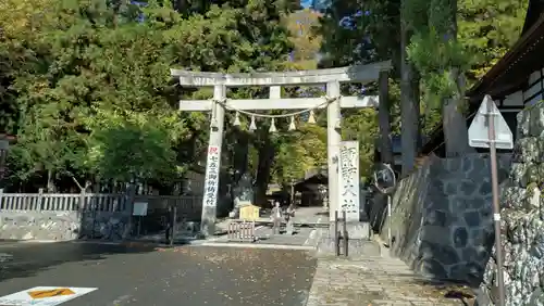 諏訪大社下社春宮(長野県)