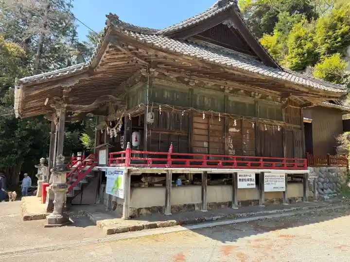 舘山寺の{uncategorized: "未分類", other: "その他", undefined: "問題あり", building: "その他建物", grave: "お墓", sacred_gate: "鳥居", guardian: "狛犬", statue: "像", buddha: "仏像", history: "歴史", nature: "自然", garden: "庭園", animal: "動物", pagoda: "塔", temizu: "手水舎", mountain_gate: "山門・神門", sanctuary: "本殿・本堂", subordinate: "末社・摂社", art: "芸術", scenery: "景色", jizo: "地蔵", ema: "絵馬", goshuin: "御朱印", omikuji: "おみくじ", items: "授与品その他", amulet: "お守り", goshuincho: "御朱印帳", eats: "食事", festival: "お祭り", votive_dance: "神楽", shichigosan: "七五三参", wedding: "結婚式", experience: "体験その他", initially: "初詣", around: "周辺", anti_infection: "感染症対策"}
