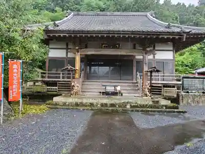 華藏寺(梅澤不動尊) の本殿・本堂